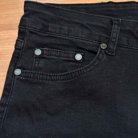 NWT Boohoo Man Tag Size 34 Men's Jeans Stretch Black Distressed w DOVES Design - Picture 2 of 16